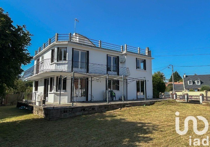 Maison d’architecte 9 pièces de 190 m² à Avrechy (60130)