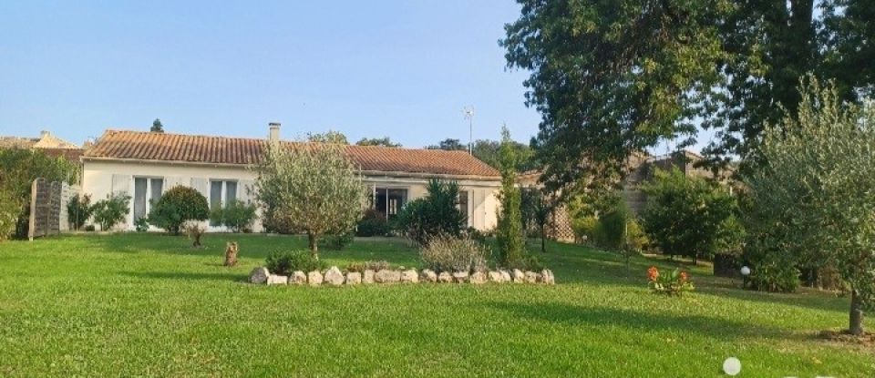 Maison 5 pièces de 130 m² à Saint-Seurin-sur-l'Isle (33660)