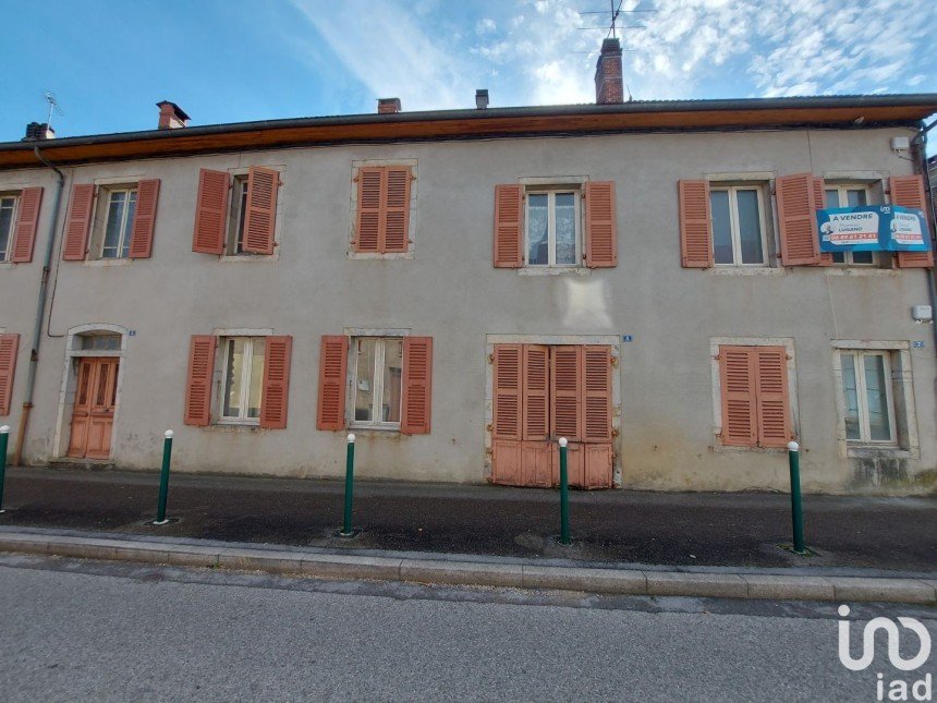 Maison 7 pièces de 149 m² à Pont-de-Poitte (39130)