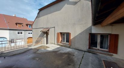 Maison 7 pièces de 149 m² à Pont-de-Poitte (39130)