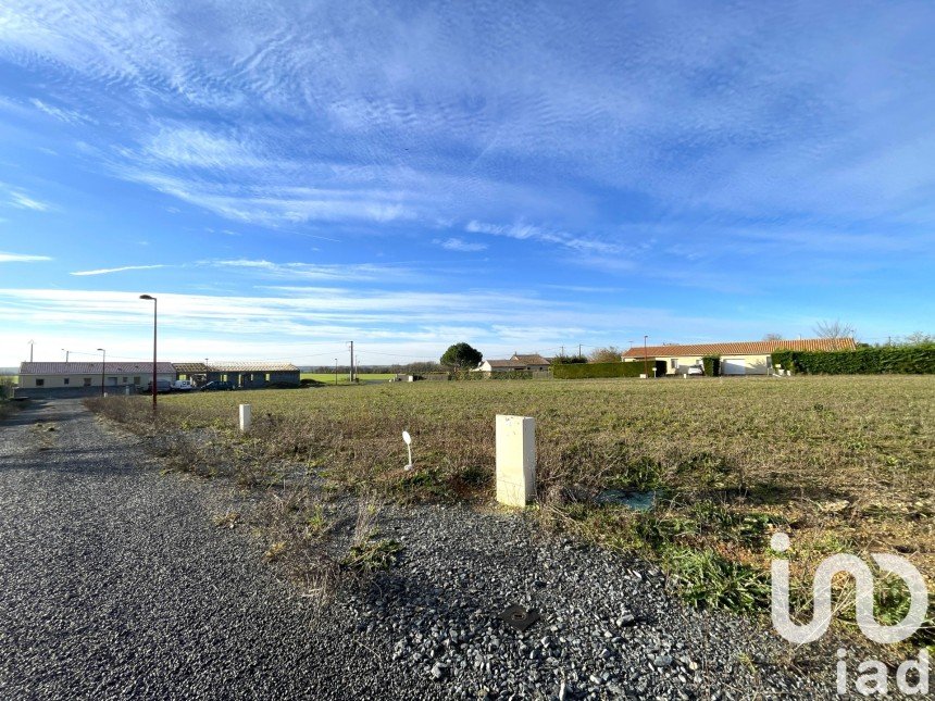 Terrain de 618 m² à Fors (79230)