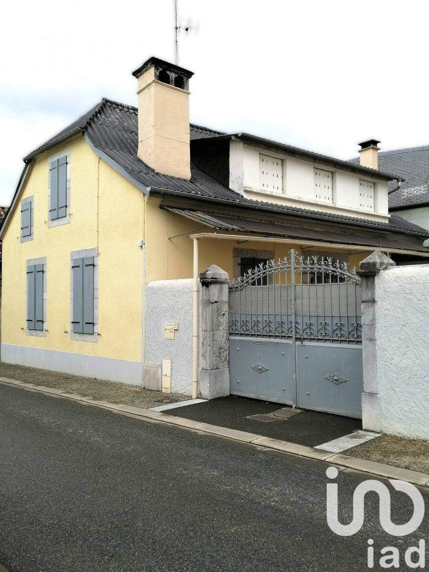 Town house 3 rooms of 112 m² in Montaut (64800)