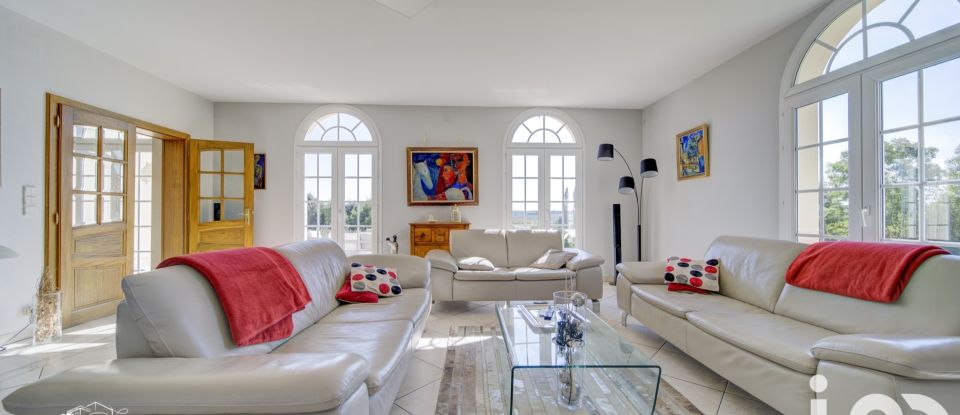 Maison 7 pièces de 216 m² à Friauville (54800)