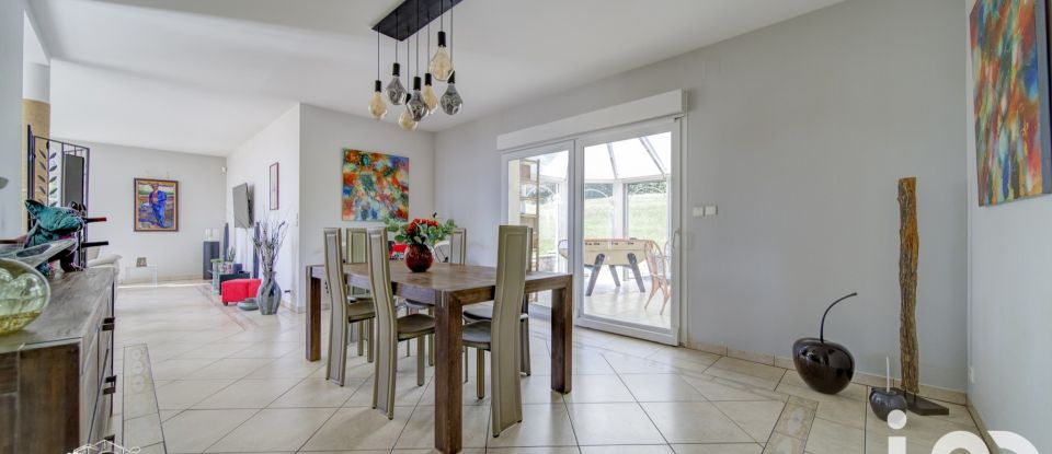 Maison 7 pièces de 216 m² à Friauville (54800)