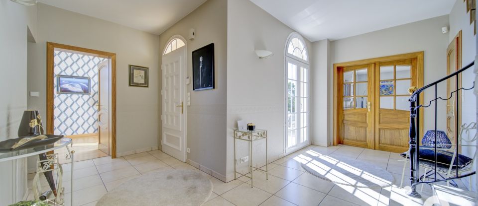 Maison 7 pièces de 216 m² à Friauville (54800)