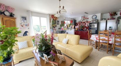 House 4 rooms of 86 m² in Savigné (86400)