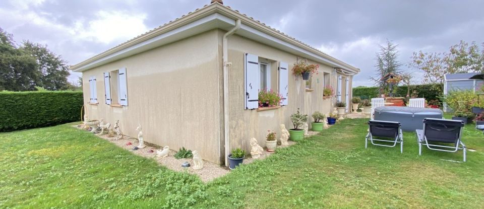 Maison 4 pièces de 86 m² à Savigné (86400)