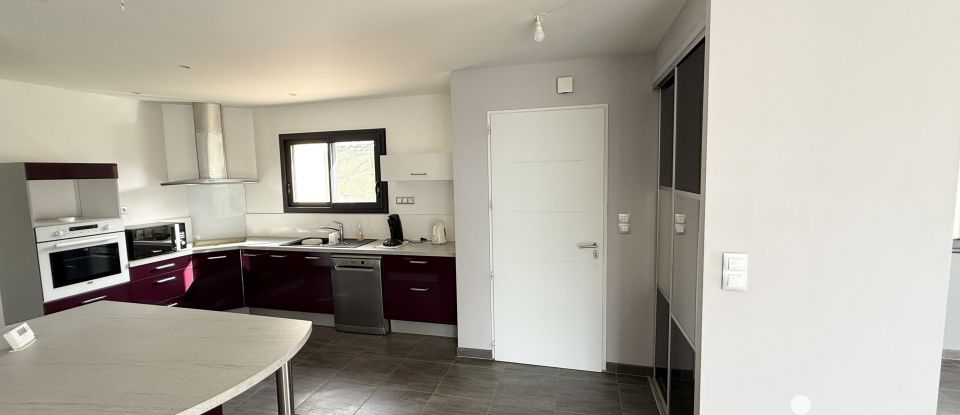 Maison 4 pièces de 112 m² à Lunan (46100)