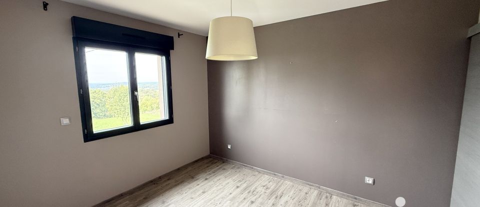 Maison 4 pièces de 112 m² à Lunan (46100)