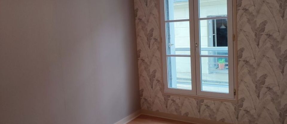 Apartment 3 rooms of 67 m² in Loudun (86200)