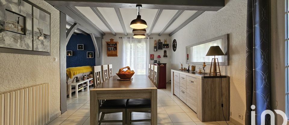 Traditional house 5 rooms of 122 m² in Saint-Palais (64120)