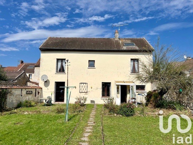 House 4 rooms of 92 m² in Charly-sur-Marne (02310)