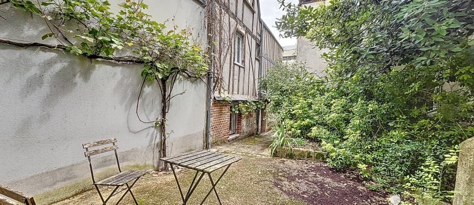 Town house 2 rooms of 82 m² in Tours (37000)