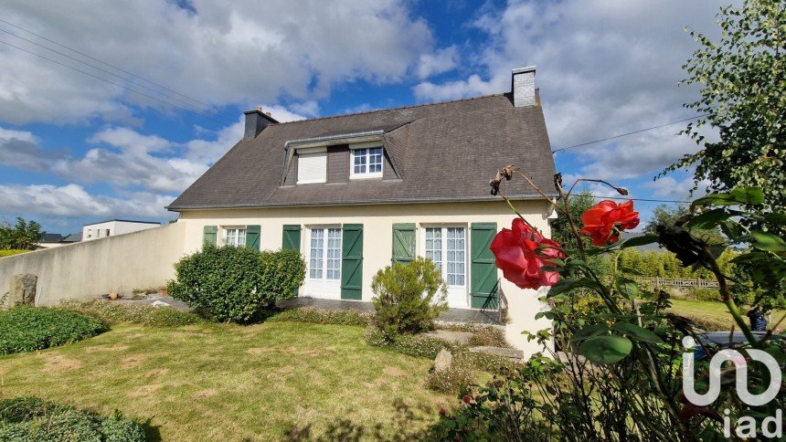 House 6 rooms of 131 m² in Lannion (22300)