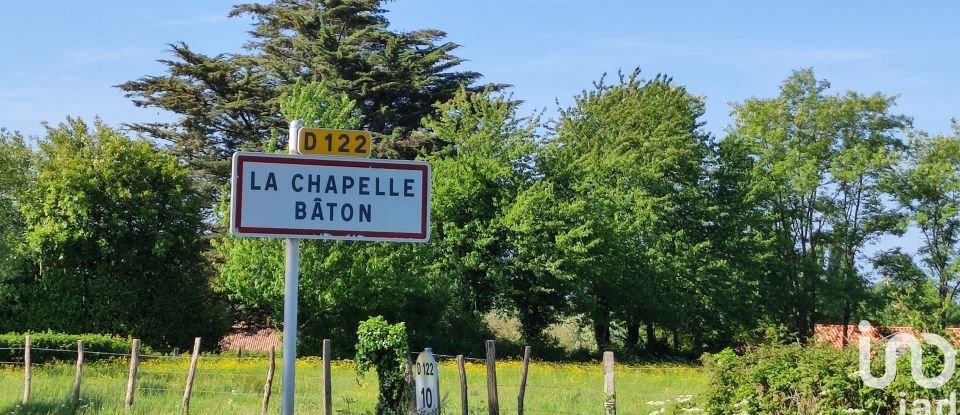 Land of 2,587 m² in La Chapelle-Bâton (79220)