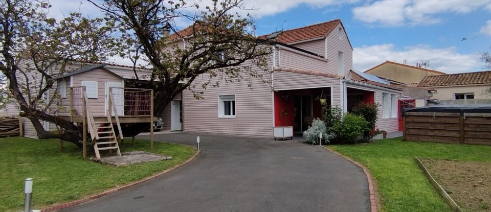 Maison de ville 5 pièces de 146 m² à Tonnay-Charente (17430)