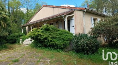 Maison 8 pièces de 196 m² à Saint-Pierre-du-Palais (17270)