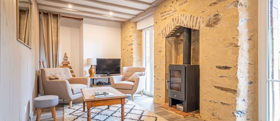 House 6 rooms of 124 m² in Sillé-le-Guillaume (72140)