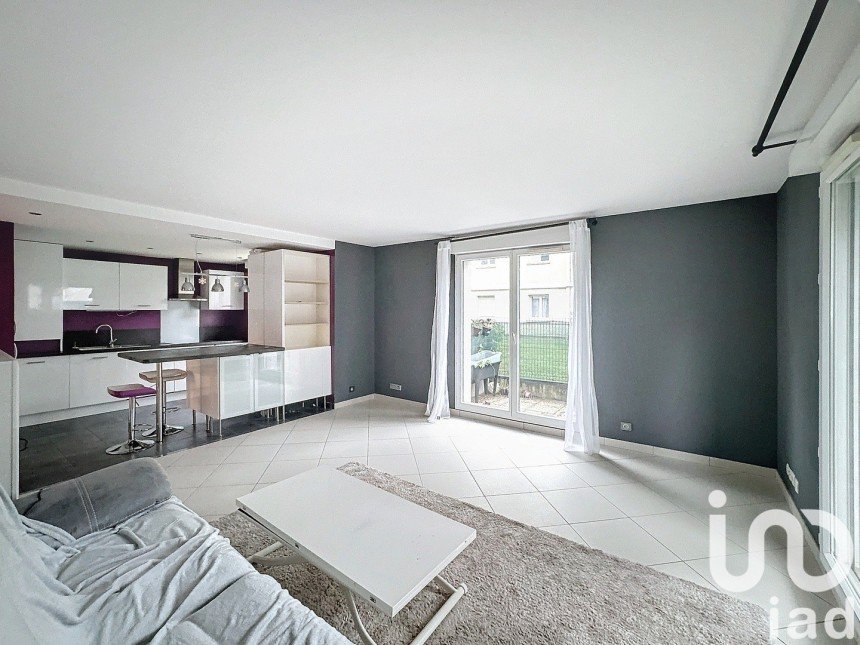 Apartment 3 rooms of 64 m² in Sainte-Geneviève-des-Bois (91700)