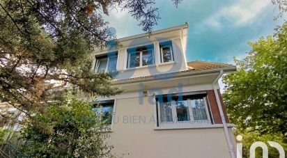 House 6 rooms of 119 m² in Houilles (78800)