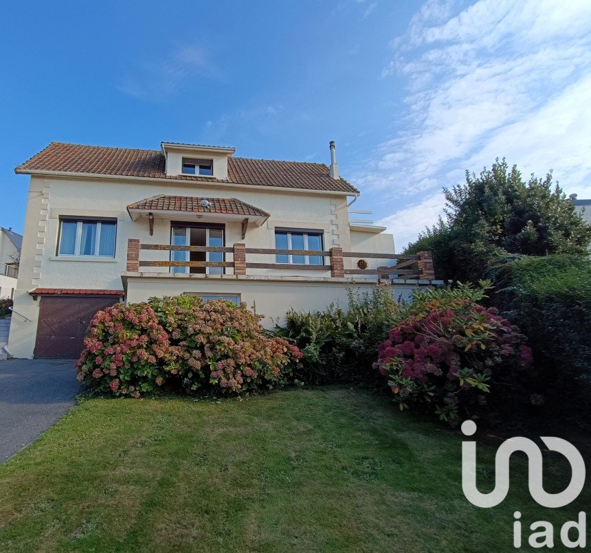 House 5 rooms of 97 m² in Criel-sur-Mer (76910)