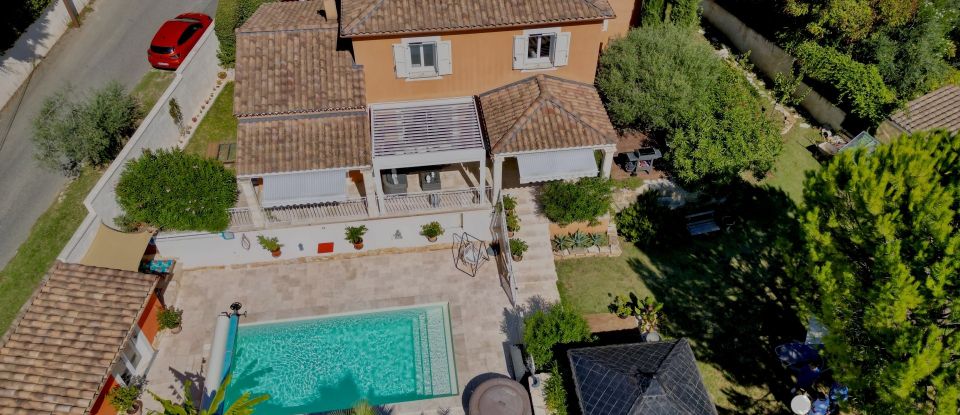 Traditional house 6 rooms of 142 m² in Saint-Martin-d'Ardèche (07700)