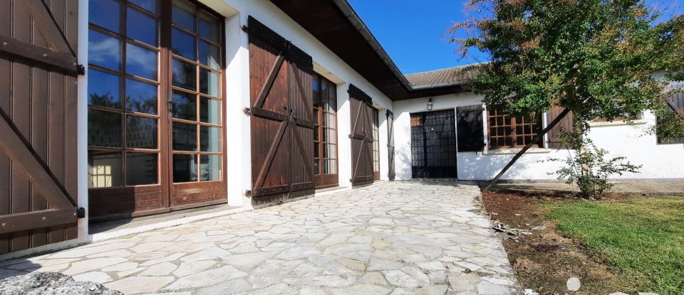 Traditional house 10 rooms of 222 m² in Garlin (64330)