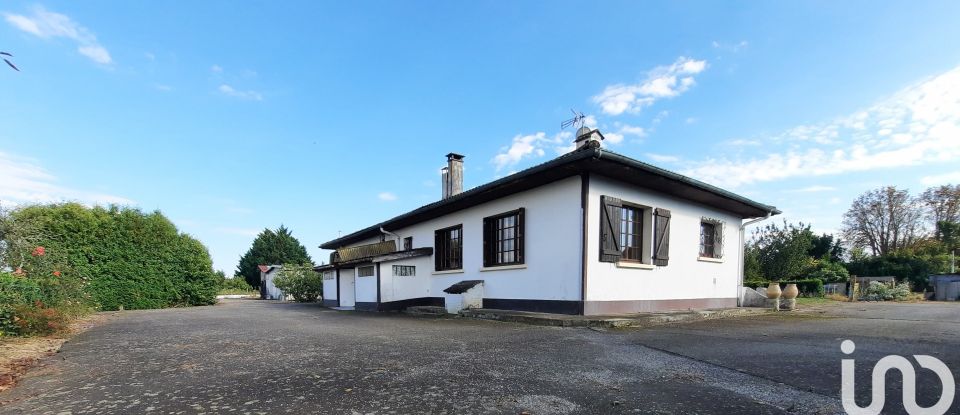 Maison traditionnelle 10 pièces de 222 m² à Saint-Agnet (40800)