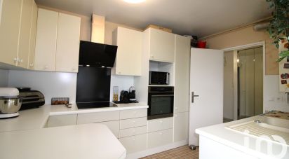 Appartement 3 pièces de 82 m² à Villecresnes (94440)