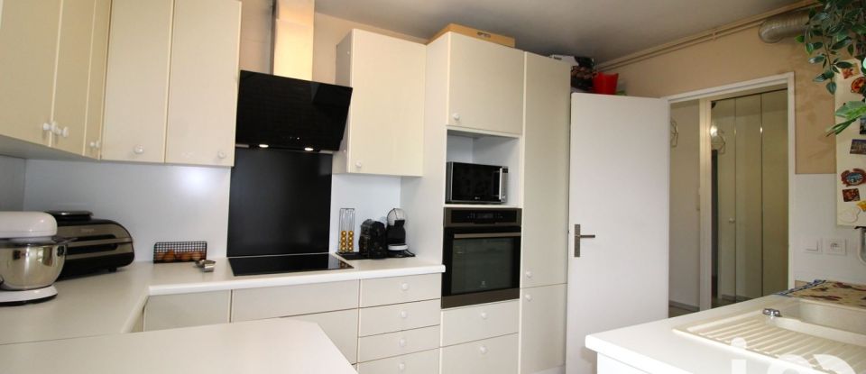 Apartment 3 rooms of 82 m² in Villecresnes (94440)