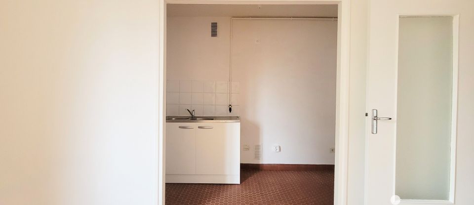 Studio 1 room of 41 m² in Courbevoie (92400)