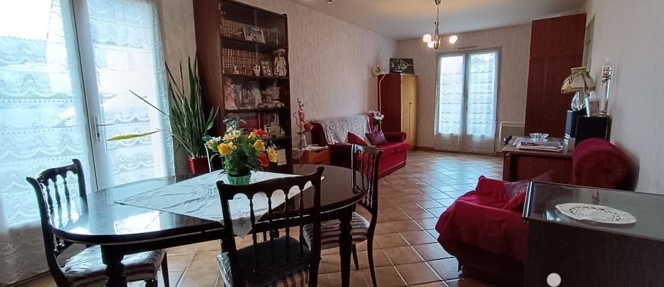 House 3 rooms of 76 m² in Juvigné (53380)