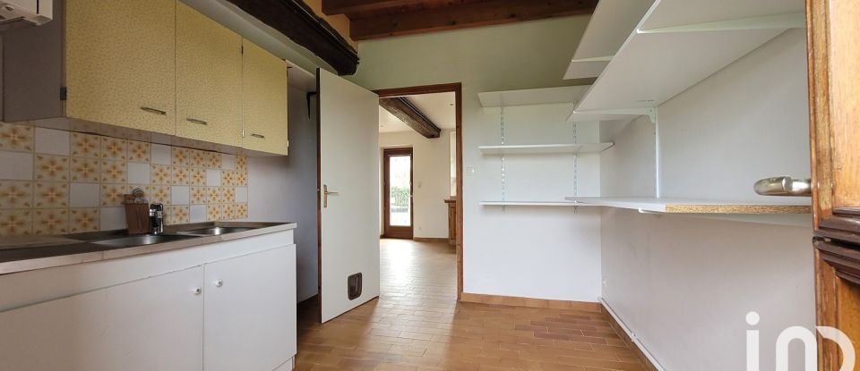 Traditional house 7 rooms of 165 m² in Saint-Amand-Montrond (18200)