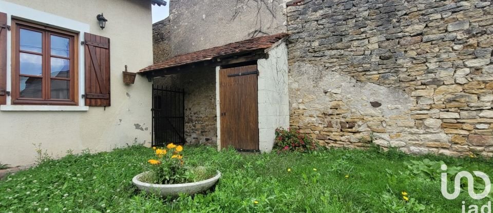 Maison traditionnelle 7 pièces de 165 m² à Saint-Amand-Montrond (18200)