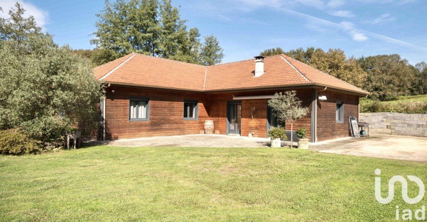 House 6 rooms of 140 m² in Denguin (64230)