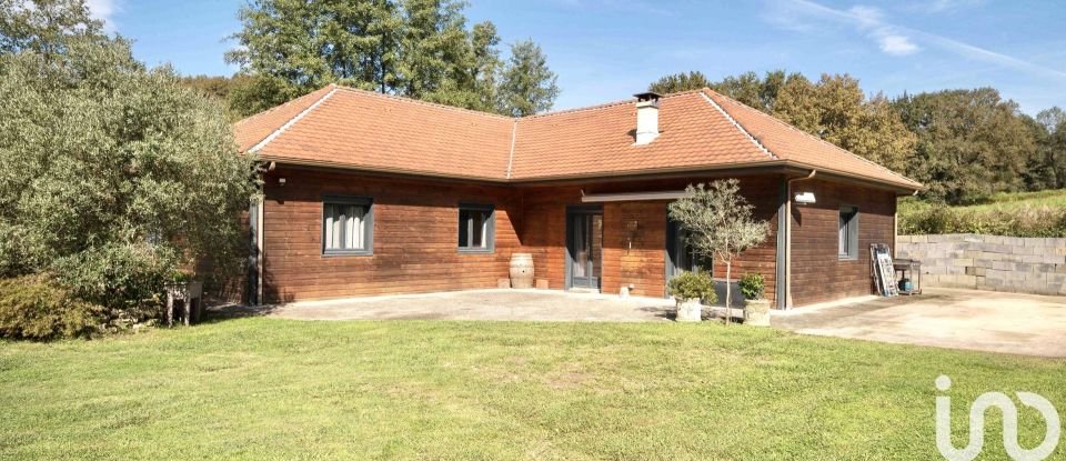 House 6 rooms of 140 m² in Labastide-Monréjeau (64170)