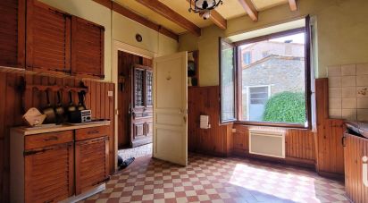 House 4 rooms of 82 m² in Saint-Loup-Lamairé (79600)