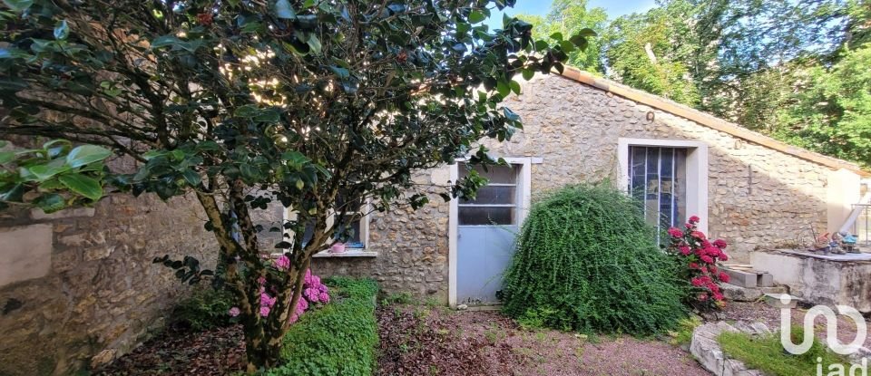 Maison 4 pièces de 82 m² à Saint-Loup-Lamairé (79600)