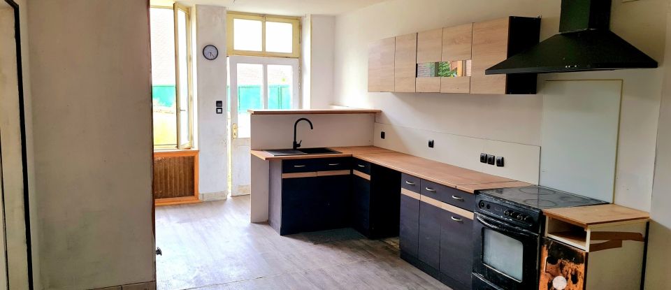 Maison de ville 7 pièces de 193 m² à Lurcy-Lévis (03320)