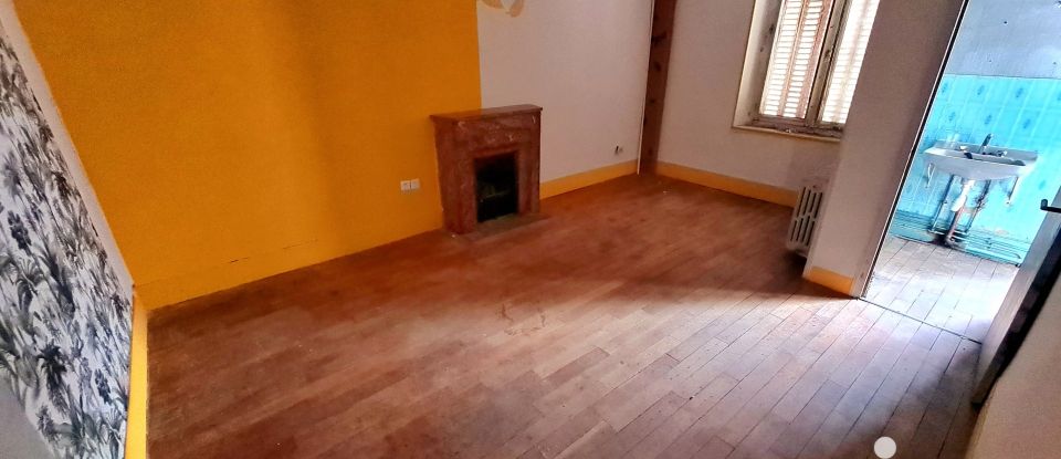 Maison de ville 7 pièces de 193 m² à Lurcy-Lévis (03320)