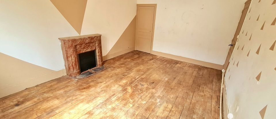 Maison de ville 7 pièces de 193 m² à Lurcy-Lévis (03320)