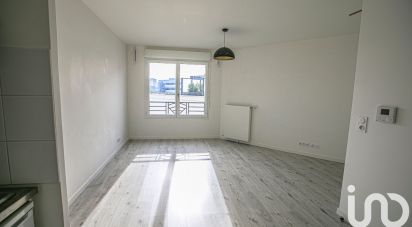 Studio 1 room of 28 m² in Saint-Ouen-sur-Seine (93400)