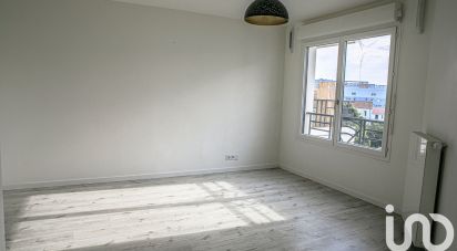 Studio 1 room of 28 m² in Saint-Ouen-sur-Seine (93400)