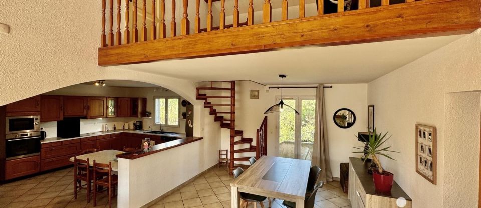 Traditional house 5 rooms of 197 m² in Salles-d'Aude (11110)