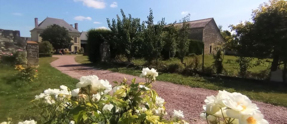 Manoir 11 pièces de 356 m² à Vaudelnay (49260)