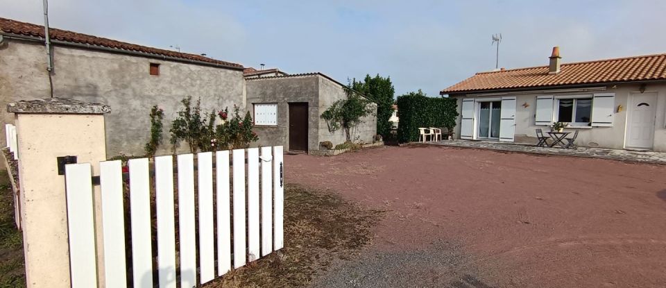 Maison 4 pièces de 78 m² à Saint-Varent (79330)