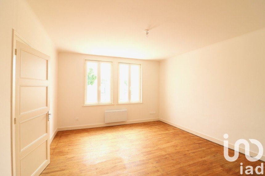 Town house 5 rooms of 121 m² in Saint-Pardoux (79310)