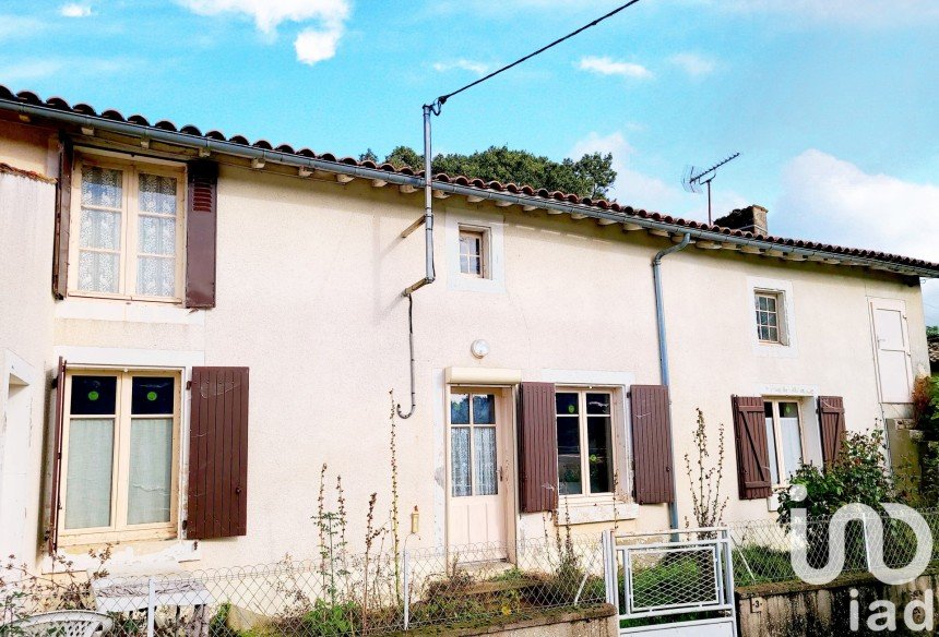 Maison 3 pièces de 106 m² à Fomperron (79340)