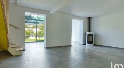 House 6 rooms of 142 m² in Divonne-les-Bains (01220)