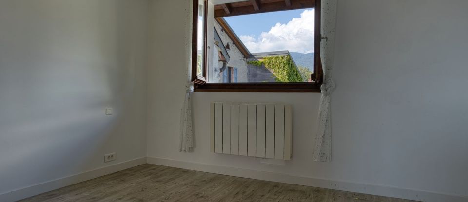 House 6 rooms of 142 m² in Divonne-les-Bains (01220)